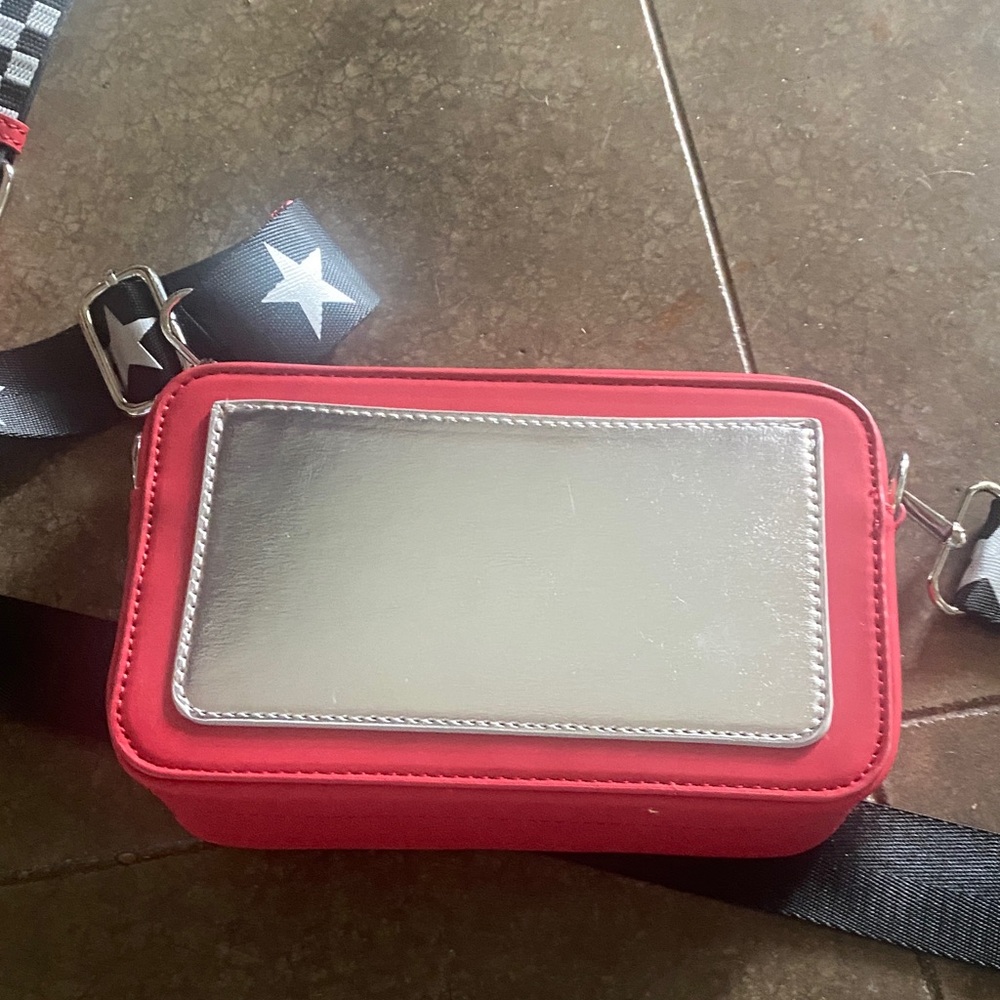 Vintage Havana Red and Black Crossbody/Camera Bag - Picture 3 of 5